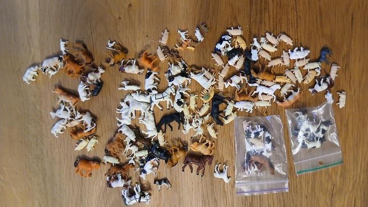 Te koop: 100+ koeien, paarden varkens schapen etc, Hobby en Vrije tijd, Modeltreinen | H0, Zo goed als nieuw, Overige typen, Gelijkstroom of Wisselstroom