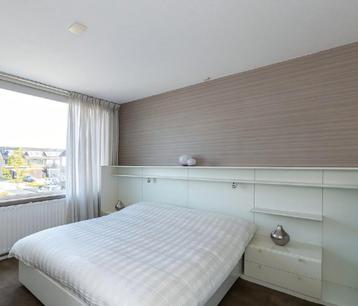 Interluebke bed, bedombouw,nachtkasten, zijwand met ladekast beschikbaar voor biedingen