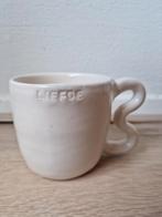 Handgemaakte mok 'Liefde' - Gesigneerd, Gebruikt, Keramiek, Ophalen of Verzenden, Overige stijlen