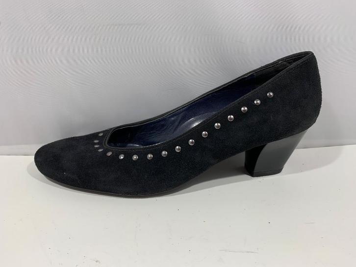 Ara, maat 40, eenvoudige versierde zwart suède pumps., Kleding | Dames, Schoenen, Zo goed als nieuw, Pumps, Zwart, Verzenden