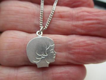 Oud zilveren Meisje Kopje bedel / hanger 925 zilver beschikbaar voor biedingen