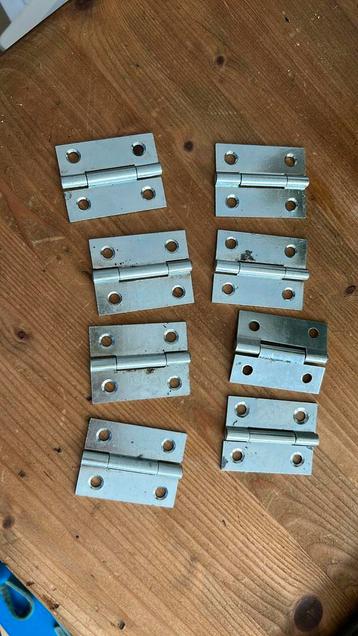 Scharnieren 8 stuks, 5€ totaal beschikbaar voor biedingen