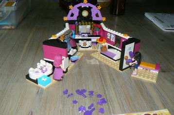 Te koop: Lego Friends Popster Kleedkamer 41104 met boek beschikbaar voor biedingen