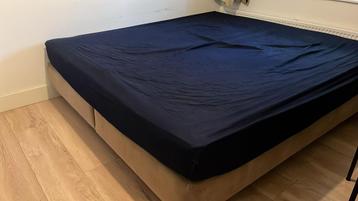Boxspring bed - 1 for Gratis