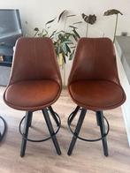 Twee industriële barkrukken – cognac kunstleer, 2 krukken, Ophalen, Zo goed als nieuw, 60 tot 90 cm