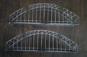 Marklin M-rails 2x Metalen Boogbrug nr. 7163 beschikbaar voor biedingen