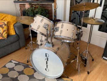 Mooie complete drumset Daito(Pearl fabriek) beschikbaar voor biedingen