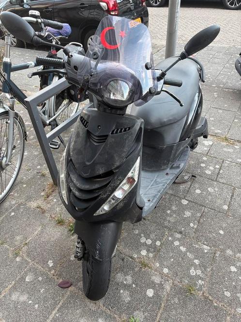 Piaggio Zip Scooter - Gebruikt, Fietsen en Brommers, Scooters | Piaggio, Gebruikt, Zip, Maximaal 45 km/u, Benzine, Ophalen