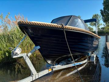 Oud Huijzer 560 + 10 pk + trailer  beschikbaar voor biedingen