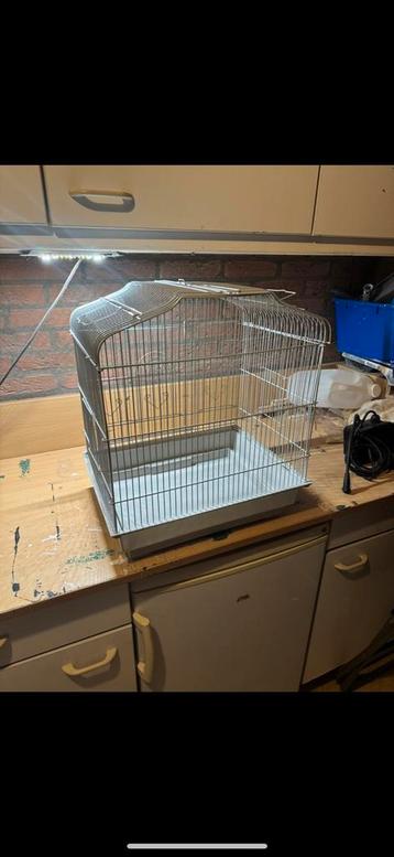 Vogelkooi beschikbaar voor biedingen
