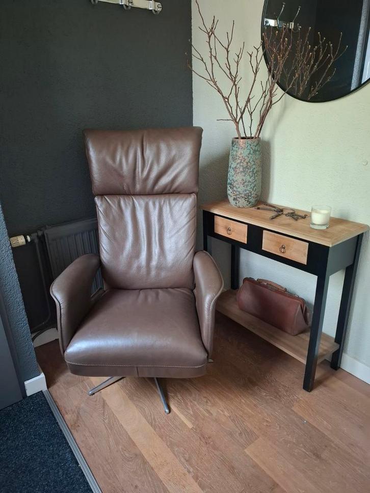 2 Leren Relaxfauteuils, Huis en Inrichting, Fauteuils, Zo goed als nieuw, Leer, Metaal, 50 tot 75 cm, Minder dan 75 cm, Ophalen