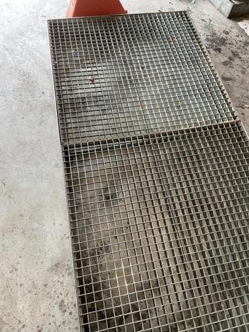 Lekbak met rooster 200x100x12 beschikbaar voor biedingen