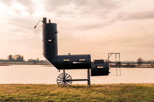 Oklahoma Joe Smoker barbecue huren? De bbq voor elk feest !!, Tuin en Terras, Houtskoolbarbecues, Nieuw, Met accessoires, Verzenden