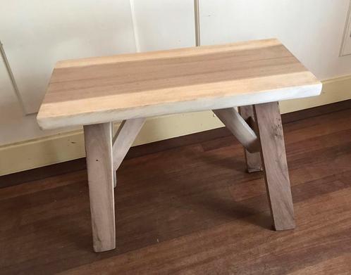 Mooi houten krukje Leenbakket 30 x 60 cm, Huis en Inrichting, Krukjes, Zo goed als nieuw, Hout, Ophalen