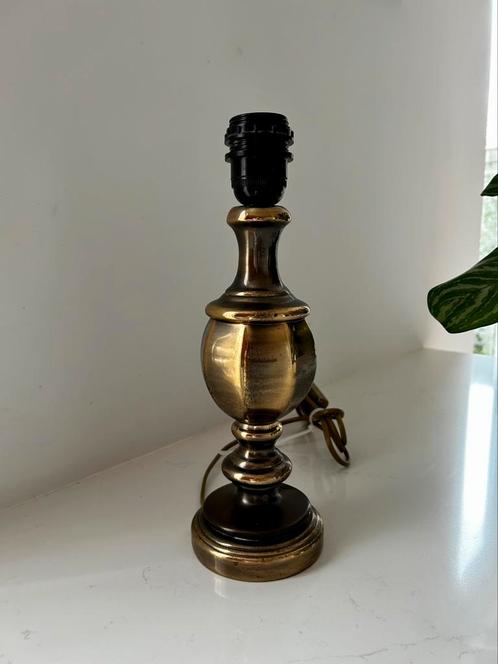 Vintage messing kleurige lamp. Vintage metalen lampenvoet, Huis en Inrichting, Lampen | Tafellampen, Zo goed als nieuw, Minder dan 50 cm