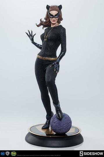 Catwoman Classic TV series Premium Format Sideshow Exclusive beschikbaar voor biedingen
