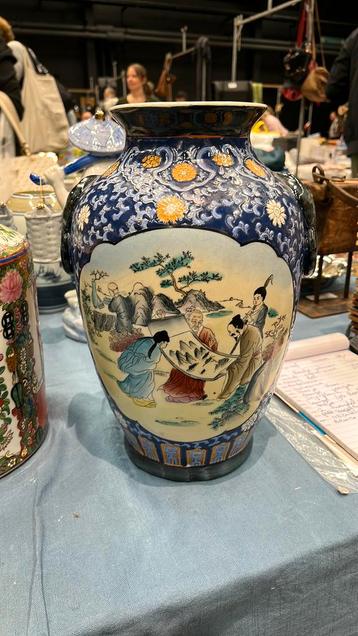 Blauwe  chinese vaas in perfecte staat beschikbaar voor biedingen
