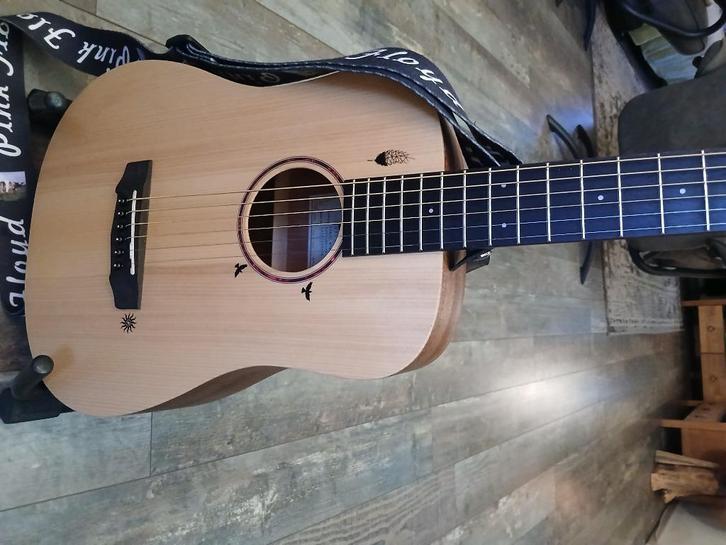 cort eart mini e  adirondack  semi acoustische gitaar, Muziek en Instrumenten, Snaarinstrumenten | Gitaren | Akoestisch, Zo goed als nieuw