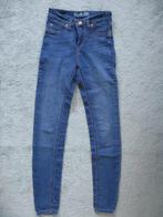 Amisu jeans mt 25, Ophalen of Verzenden, Zo goed als nieuw, Blauw, W27 (confectie 34) of kleiner
