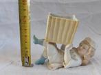 antiek Porseleinen Figuur met Mand, Ophalen