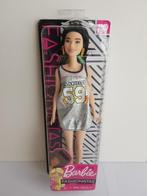 Barbie Fashionistas #110 Sporty Los Angeles 59 (NRFB), Ophalen of Verzenden, Nieuw, Fashion Doll