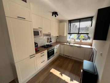 Complete keuken wit beschikbaar voor biedingen