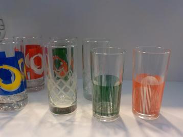 Leuke Retro frisdrankglazen beschikbaar voor biedingen