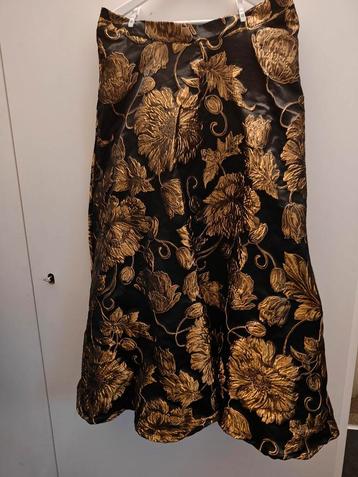 Heel mooie gouden jacquard rok van Chicwish 2XL beschikbaar voor biedingen