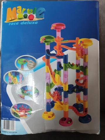 Knikkerbaan beschikbaar voor biedingen