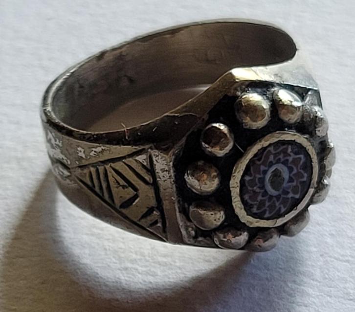 Antieke Marokkaanse RING Ringmaat: 19 mm, Sieraden, Tassen en Uiterlijk, Antieke sieraden, Ring, Zilver, Verzenden