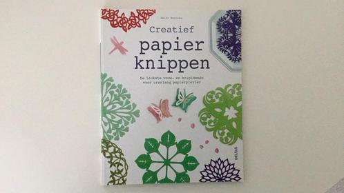 Akiko Murooka - Creatief papier knippen, Boeken, Overige Boeken, Zo goed als nieuw, Ophalen of Verzenden