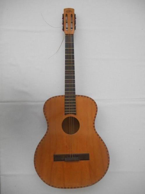 gitaar akoestisch vintage NL fabrikaat Troubadour, Muziek en Instrumenten, Snaarinstrumenten | Gitaren | Akoestisch, Gebruikt