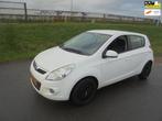 Hyundai I20 Hyundai i20 1.2 benzine 5 deurs airco trekhaak, Auto's, Euro 5, 450 kg, Gebruikt, 4 cilinders