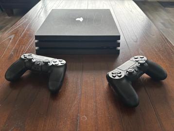 PS4 Pro + 2 Controllers + Extra SSD + Games beschikbaar voor biedingen