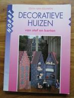 Decoratieve huizen van stof en karton, Boeken, Hobby en Vrije tijd, Ophalen of Verzenden, Zo goed als nieuw, Overige onderwerpen