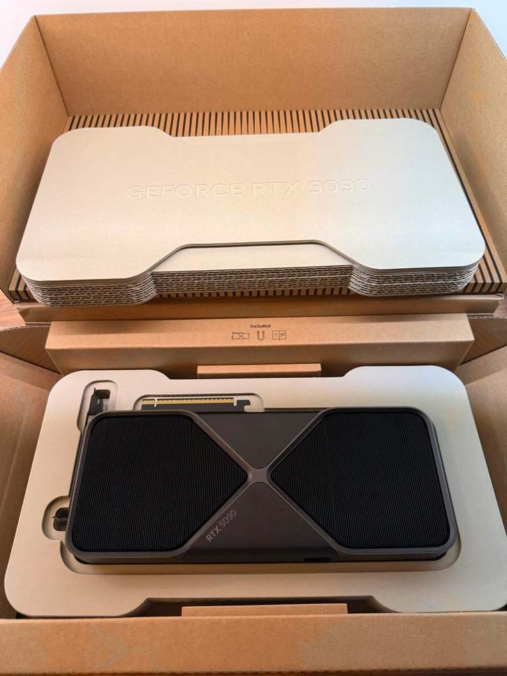 RTX 5090 Founders Edition - Ongebruikt!, Computers en Software, Videokaarten, Nieuw, Nvidia, PCI-Express 5.0, GDDR6, HDMI, Ophalen of Verzenden