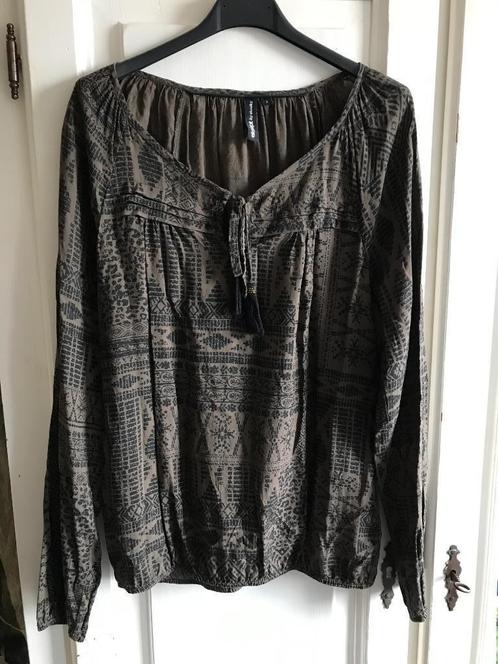 blouse (Eksept), Kleding | Dames, Blouses en Tunieken, Zo goed als nieuw, Maat 36 (S), Overige kleuren, Ophalen of Verzenden