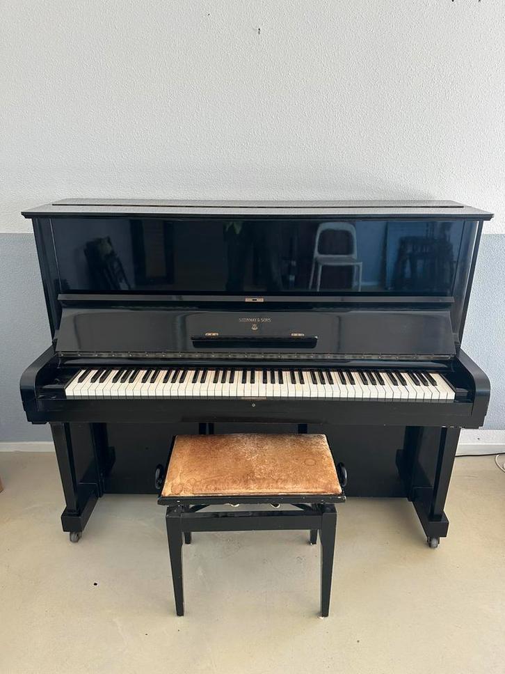 Steinway V-125 piano, Muziek en Instrumenten, Piano's, Gebruikt, Piano, Zwart, Hoogglans, Ophalen