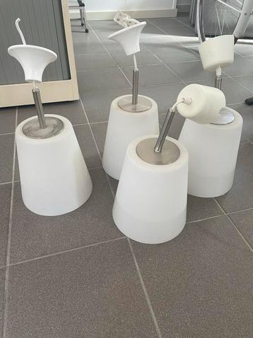 4x Hanglampen Melkglas beschikbaar voor biedingen