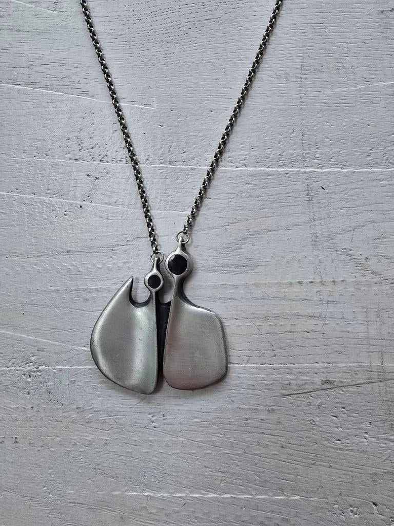 60 jaar oude ketting Eivind Hillestad Noorwegen sculptuurhan, Ophalen, Zo goed als nieuw, Overige materialen