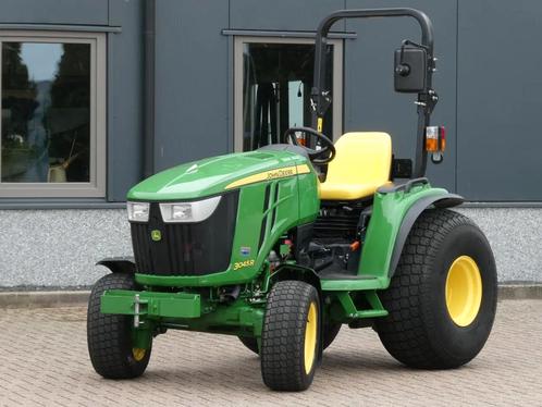John Deere 3045R 4wd HST / 1356 Draaiuren / Zeer lage urenst, Zakelijke goederen, Agrarisch | Tractoren, John Deere, Gebruikt