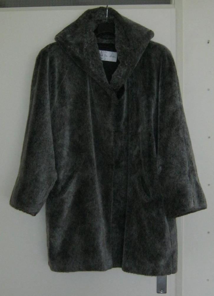 Prachtige grijze Faux Fur Coat van Comme Du Vrai Paris, 44., Kleding | Dames, Jassen | Winter, Zo goed als nieuw, Maat 46/48 (XL) of groter