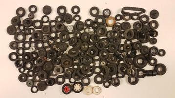 Grote hoeveelheid Modelauto banden 3 beschikbaar voor biedingen