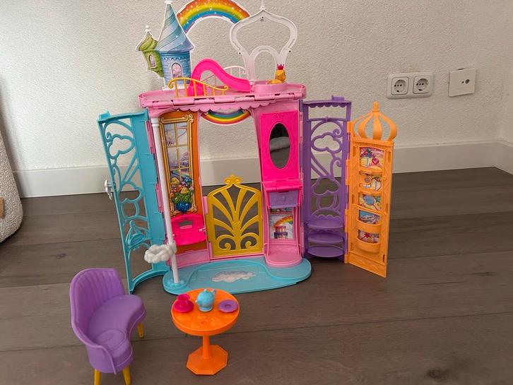 Barbie Dreamtopia Kasteel - Inklapbaar!, Kinderen en Baby's, Speelgoed | Poppenhuizen, Zo goed als nieuw, Poppenhuis, Ophalen of Verzenden