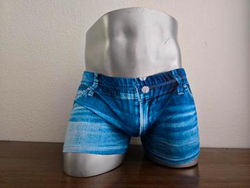 Short, Jeanslook beschikbaar voor biedingen