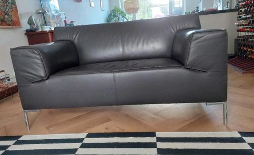 Lederen loveseat – donkerbruin, echt leer, karaktervol & cha, Huis en Inrichting, Banken | Bankstellen, Gebruikt, Minder dan 150 cm