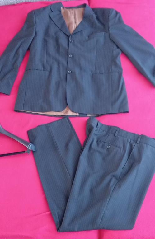 Prachtig 2-delig kostuum Design donkerblauw krijtstreep m 60, Kleding | Heren, Kostuums en Colberts, Zo goed als nieuw, Overige maten