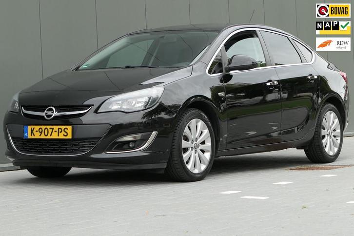Opel Astra 1.4 Turbo Sedan 140pk Dealer onderhouden Half Led, Auto's, Opel, Bedrijf, Te koop, Astra, Airconditioning, Boordcomputer