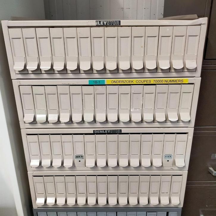 Vintage ladekast met 4x 14 kleine laadjes voor opslag dia`s, Huis en Inrichting, Kasten | Ladekasten, Nieuw, Minder dan 100 cm