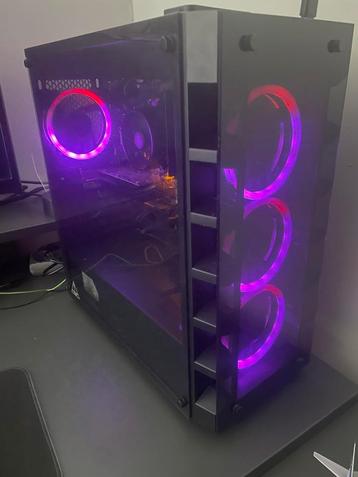 Mooie gaming pc beschikbaar voor biedingen
